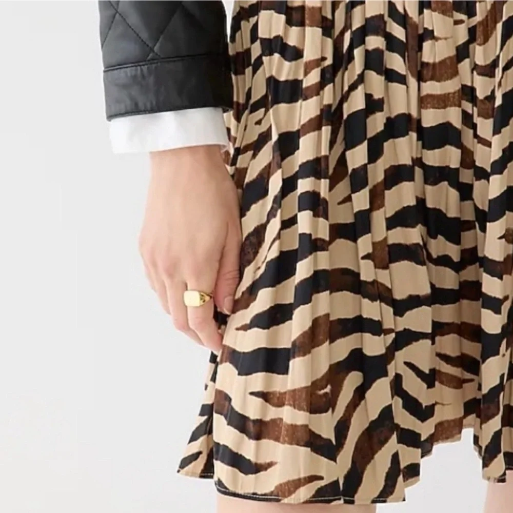 J. Crew rFeatherweight Satin Mini Skirt in Zebra Stripe Size 2 NWT